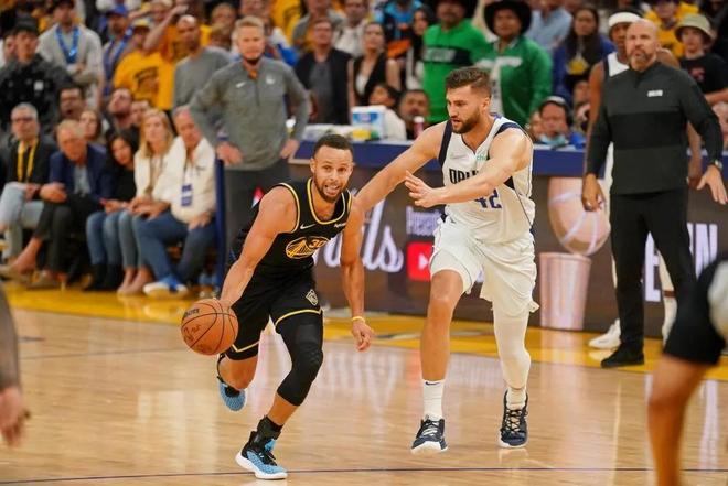 持她的人作 持她的人作