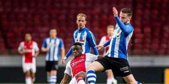 围内博得了 围内博得了